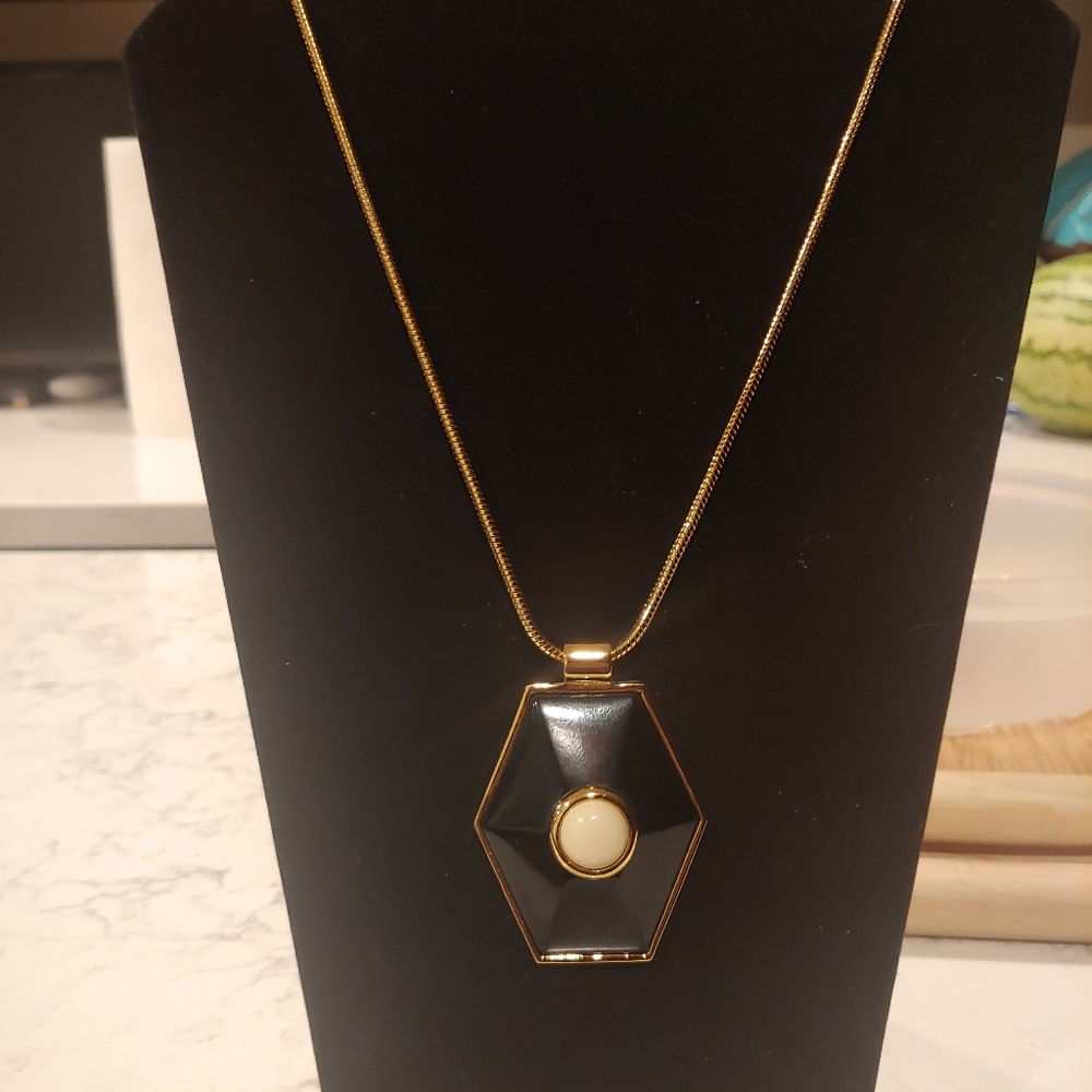 Trina Turk Pendent Neckalace
